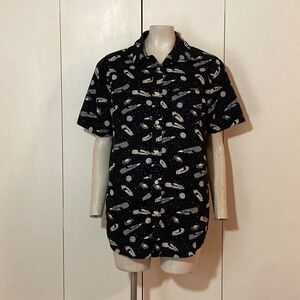 Urban Pipeline Causal Button Front Shirt Size MEDIUM 100% Cotton Car/Outerspace